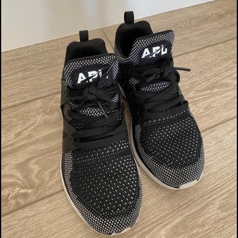 APL shoes